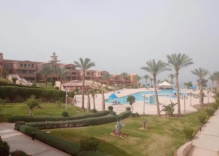 فاخر بالبانوراما بورتوسخنه للعائلات فقط Porto Sokhna Tatil parkı Ain Sukhna